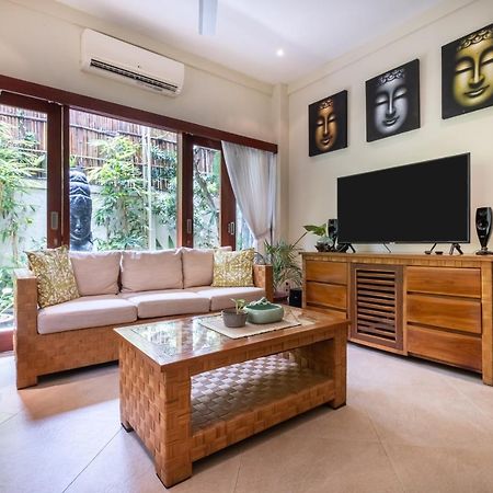 Villa Seriska Seminyak Luaran gambar