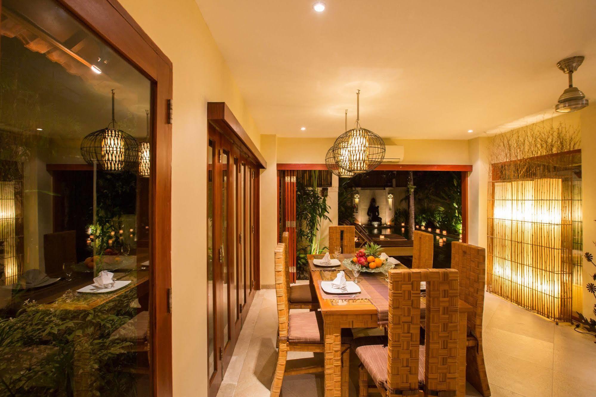 Villa Seriska Seminyak Luaran gambar