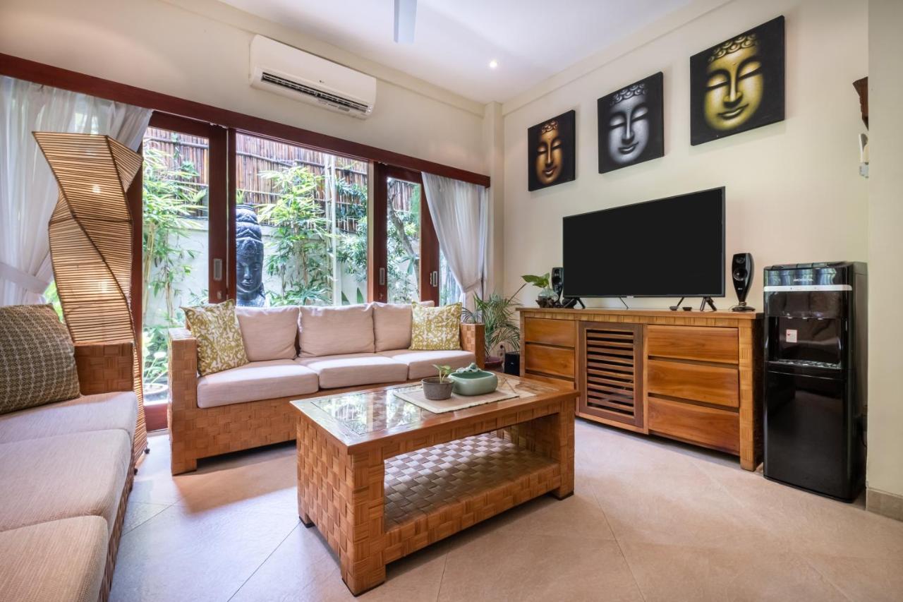 Villa Seriska Seminyak Luaran gambar